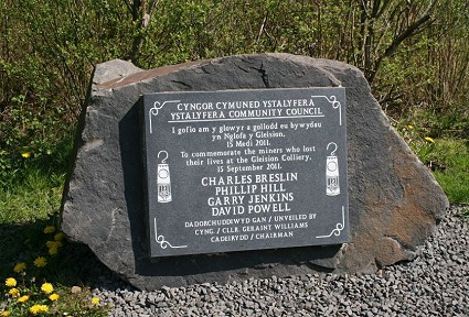 cofeb Llechan - Cyngor Cymuned Ystalyfera