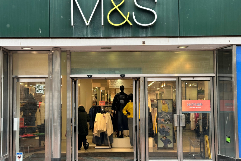 Blaen siop M&S