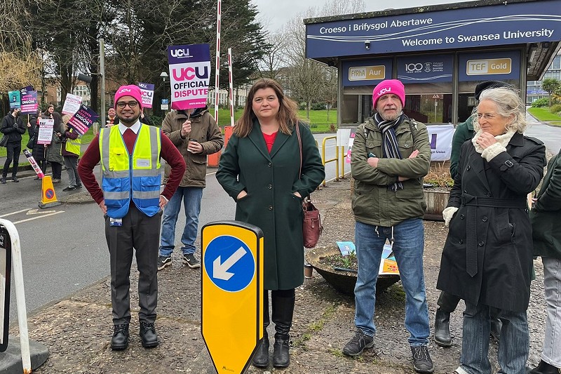 Sioned at the picket